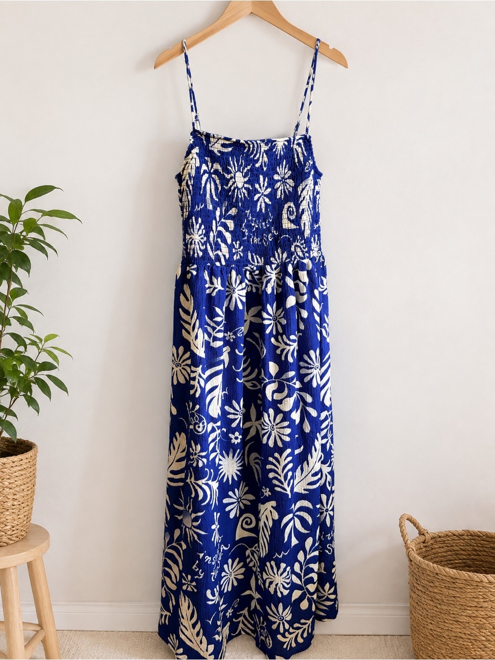 Blue & White Tropical Floral Smocked Maxi Dress – Stretchy Summer Dress